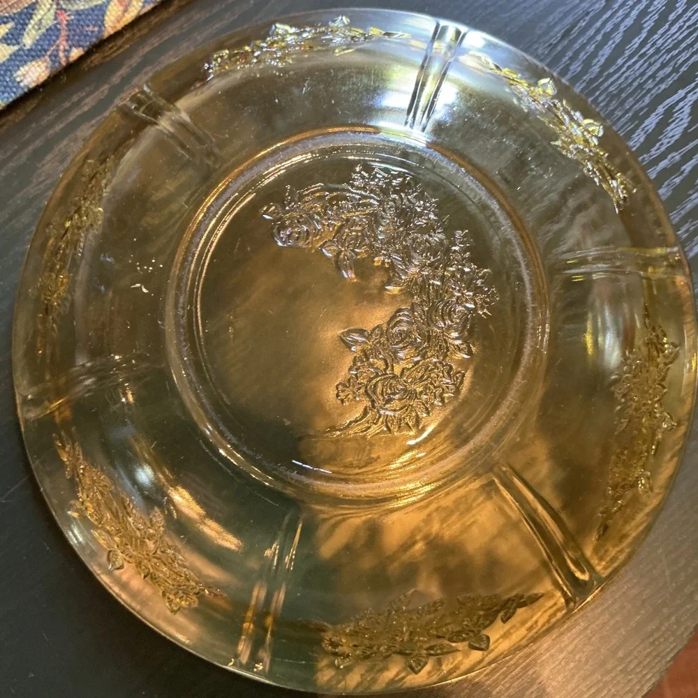 Federal Glass Sharon Cabbage Rose‎ Amber Depression Bowl 8.5 Inch Vintage